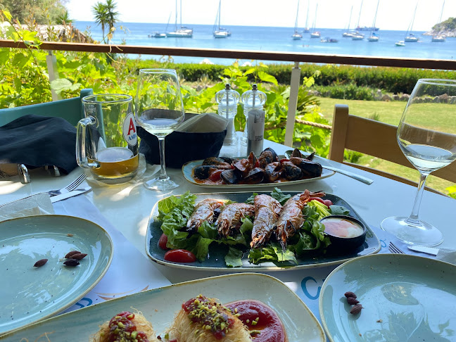 Apanemo Restaurant & Beach Bar