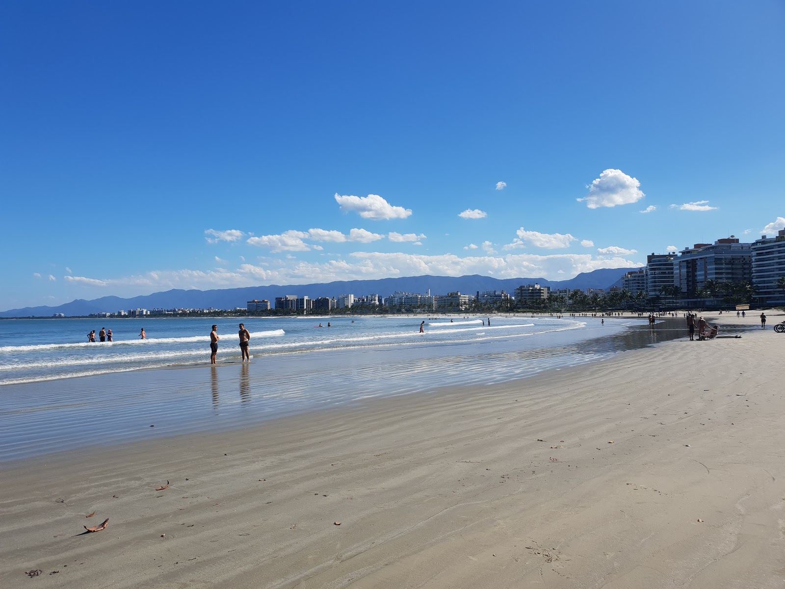 Foto di Spiaggia di Sao Lourenco con una superficie del sabbia beige fine