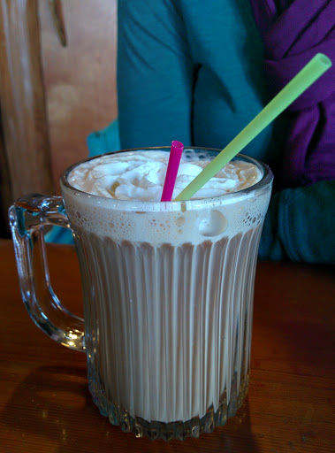 Bar & Grill «Snug Harbor Bar and Grill», reviews and photos, 5001 SW Hwy 101, Lincoln City, OR 97367, USA