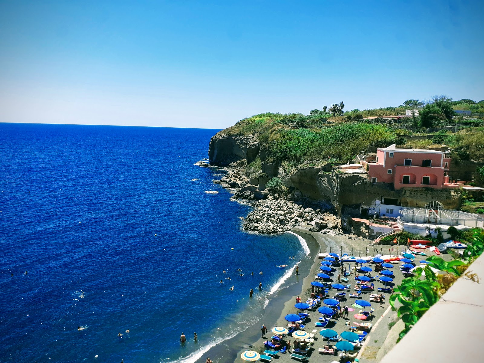 Foto di Cala Nave area servizi