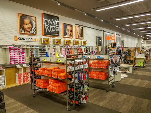 Shoe Store «DSW Designer Shoe Warehouse», reviews and photos, 2601 Plainfield Rd b, Joliet, IL 60435, USA