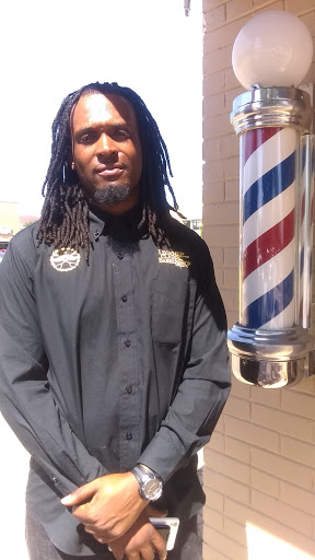 Barber Shop «LEGENDZ CLASSIC BARBER SHOP», reviews and photos, 207 N Center St, Arlington, TX 76011, USA