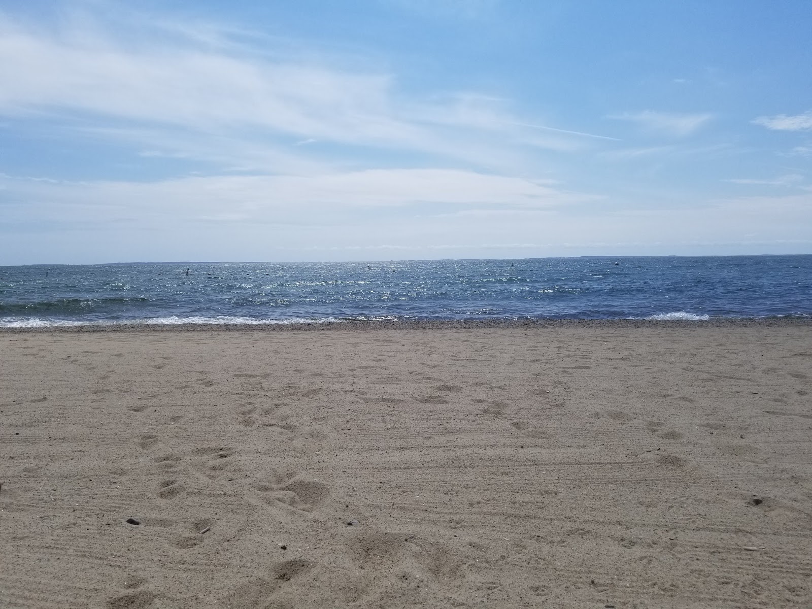 Photo de Soundview Beach avec un niveau de propreté de partiellement propre