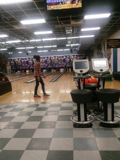 Bowling Alley «Lane 8 Bowling Center», reviews and photos, 124 Wainwright Dr, Brooklyn, NY 11252, USA