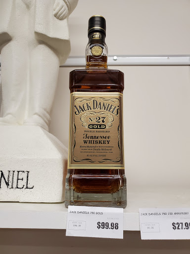 Liquor Store «Liquor City Uncorked», reviews and photos, 501 Crescent Ave, Covington, KY 41011, USA