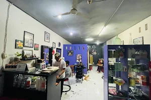 Sabrina Salon image