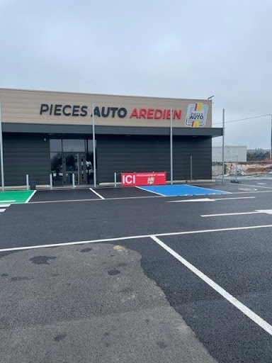 Photo 1 - PIECES AUTO GLANDON