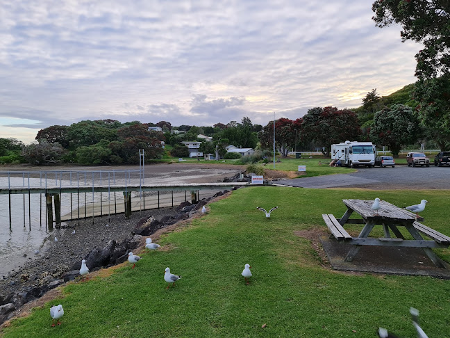 Reviews of Parua Bay OBC Boat Ramp in Whangarei - Parking garage