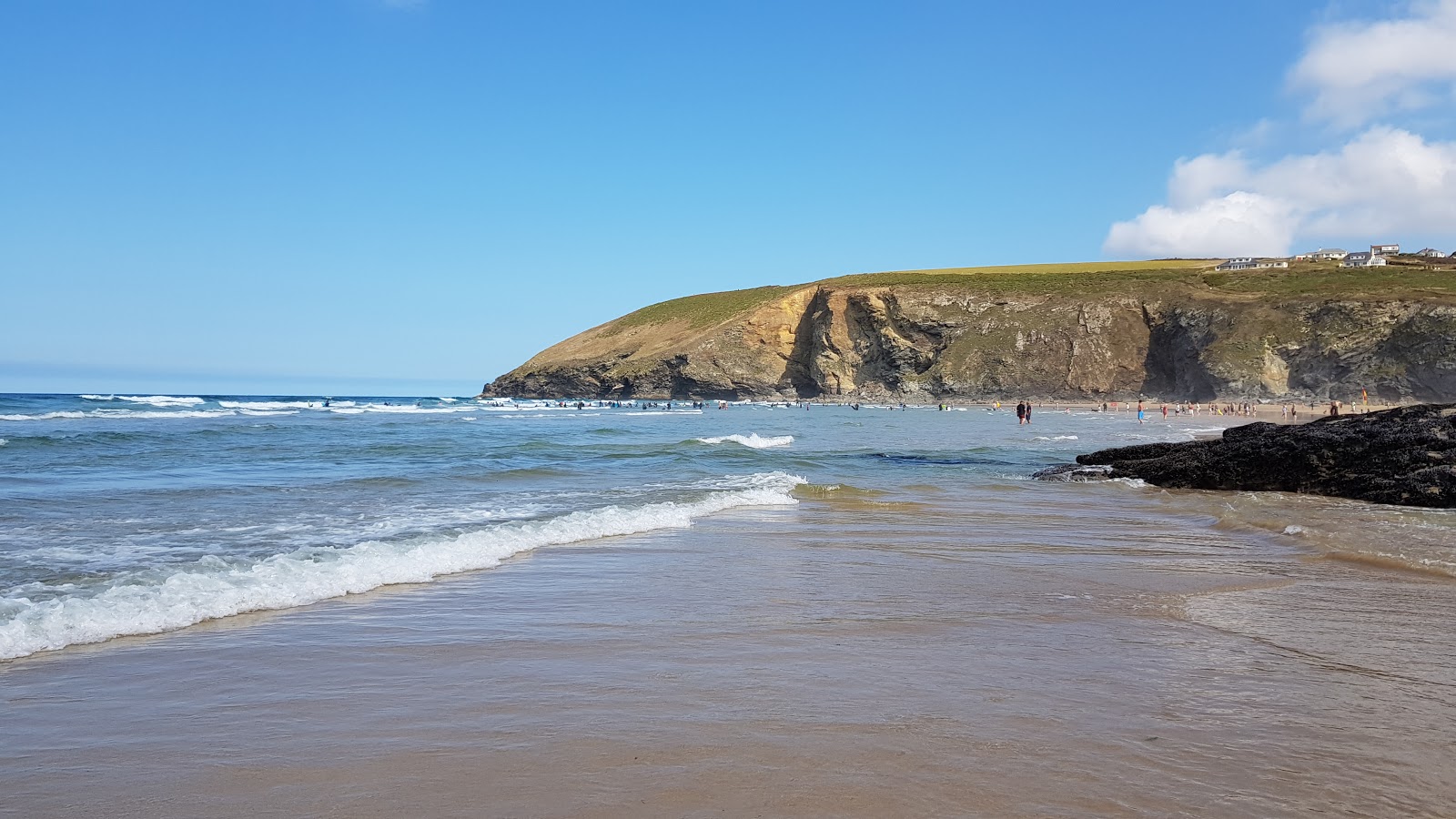 Foto von Mawgan Porth Beach mit beiger sand Oberfläche