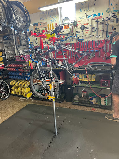 Bicycle Repair Shop «Hands On Bicycle», reviews and photos, 1453 Gulf to Bay Blvd B, Clearwater, FL 33755, USA