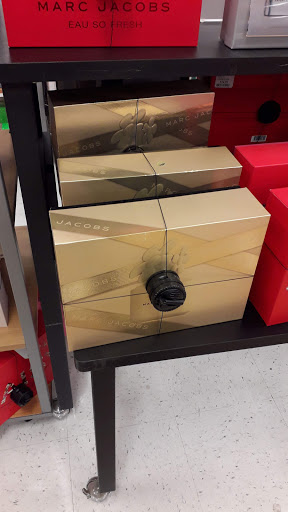 Department Store «T.J. Maxx», reviews and photos, 1 Worcester Rd, Framingham, MA 01701, USA