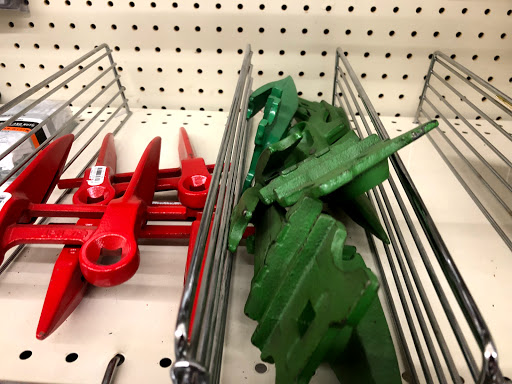 Home Improvement Store «Tractor Supply Co.», reviews and photos, 115 4 Seasons Blvd a, Hendersonville, NC 28792, USA