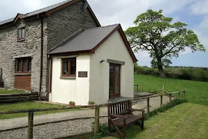 valley view cottages image