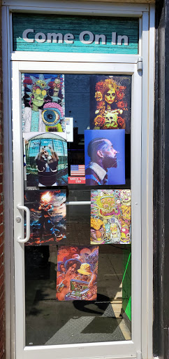 Tobacco Shop «18 Plus Vape & Shop», reviews and photos, 4037 Broadway, Kansas City, MO 64111, USA