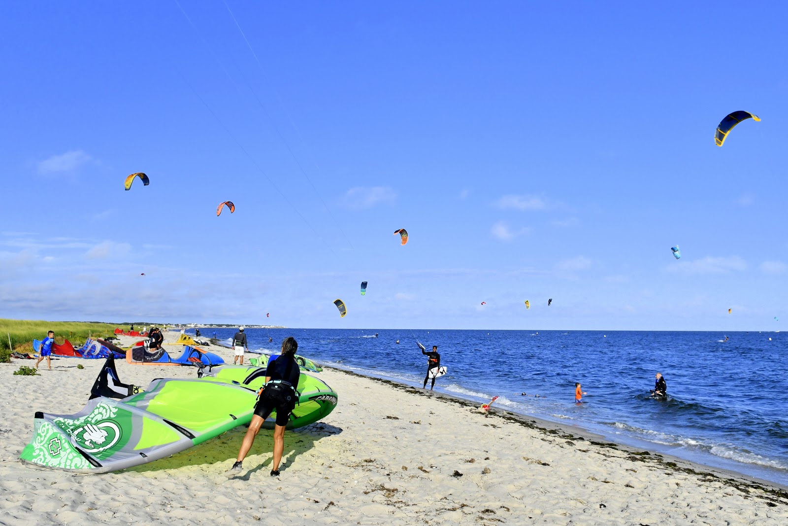 Fotografie cu West Dennis Beach - locul popular printre cunoscătorii de relaxare