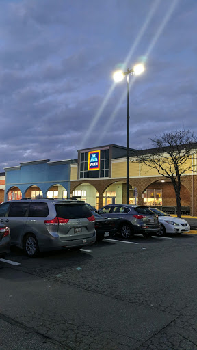 Supermarket «ALDI», reviews and photos, 13920 Lee Jackson Memorial Hwy, Chantilly, VA 20151, USA