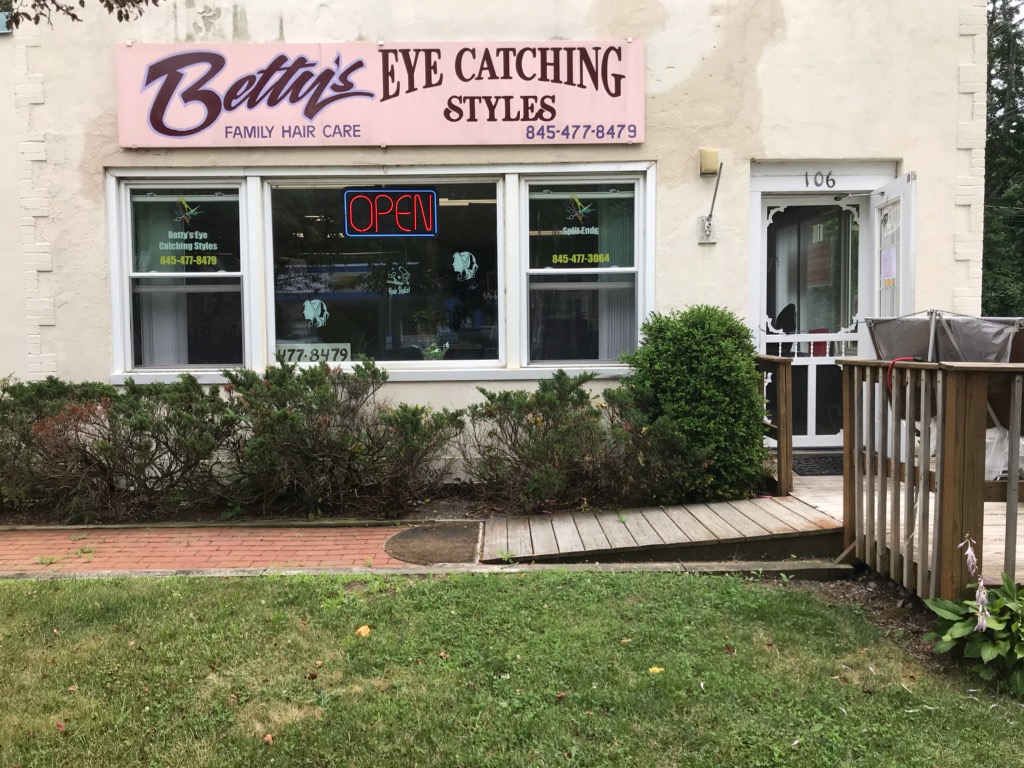 Betty's Eye Catching Styles 10925