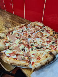 Plats et boissons du Pizzeria Bibani Pizza à Paris - n°1