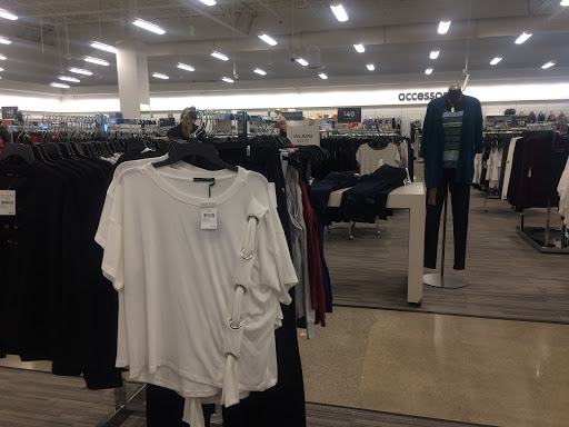 Department Store «Nordstrom Rack Shelbyville Road Plaza», reviews and photos, 4600 Shelbyville Rd, Louisville, KY 40207, USA