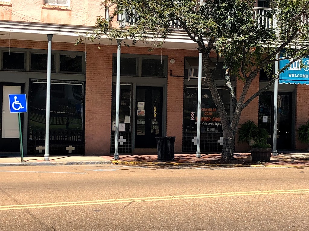 Chandler's Barber Shop 39046