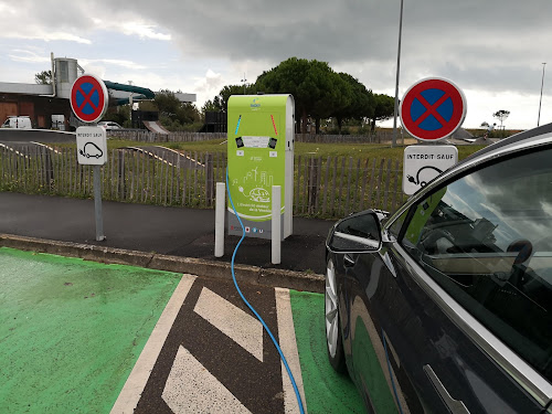 Borne de recharge de véhicules électriques SyDEV Charging Station La Tranche-sur-Mer