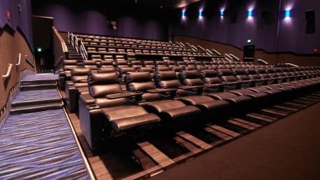 Movie Theater «Regal Cinemas Deer Park 16 IMAX & RPX», reviews and photos, 455 Commack Rd, Deer Park, NY 11729, USA