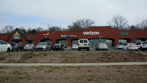 Print Shop «FedEx Office Print & Ship Center», reviews and photos, 179 Deming St C, Manchester, CT 06042, USA