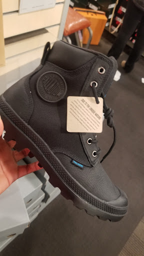 Shoe Store «DSW Designer Shoe Warehouse», reviews and photos, 28700 Telegraph Rd, Southfield, MI 48034, USA