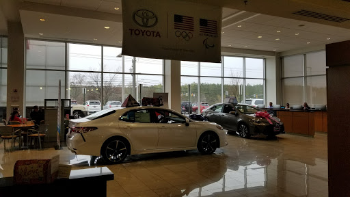 Toyota Dealer «AutoNation Toyota Leesburg», reviews and photos, 1 Cardinal Park Dr SE, Leesburg, VA 20175, USA