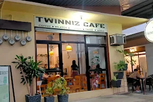 TWINNIZ CAFE image