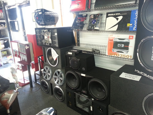 Pawn Shop «Jackpot Pawn Shop», reviews and photos, 33665 Groesbeck Hwy, Fraser, MI 48026, USA