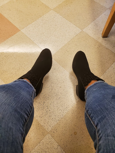 Shoe Store «DSW Designer Shoe Warehouse», reviews and photos, 400 S State Rd, Springfield, PA 19064, USA