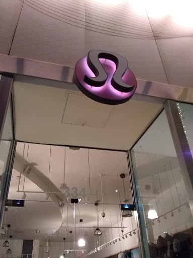 Sportswear Store «lululemon», reviews and photos, 334 N Beverly Dr, Beverly Hills, CA 90210, USA