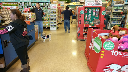 Pet Supply Store «PetSmart», reviews and photos, 1275 N Military Hwy, Norfolk, VA 23502, USA