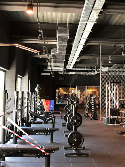 Gimnasio McFIT Logroño - Av. de Lobete, 11, 26004 Logroño, La Rioja, Spain