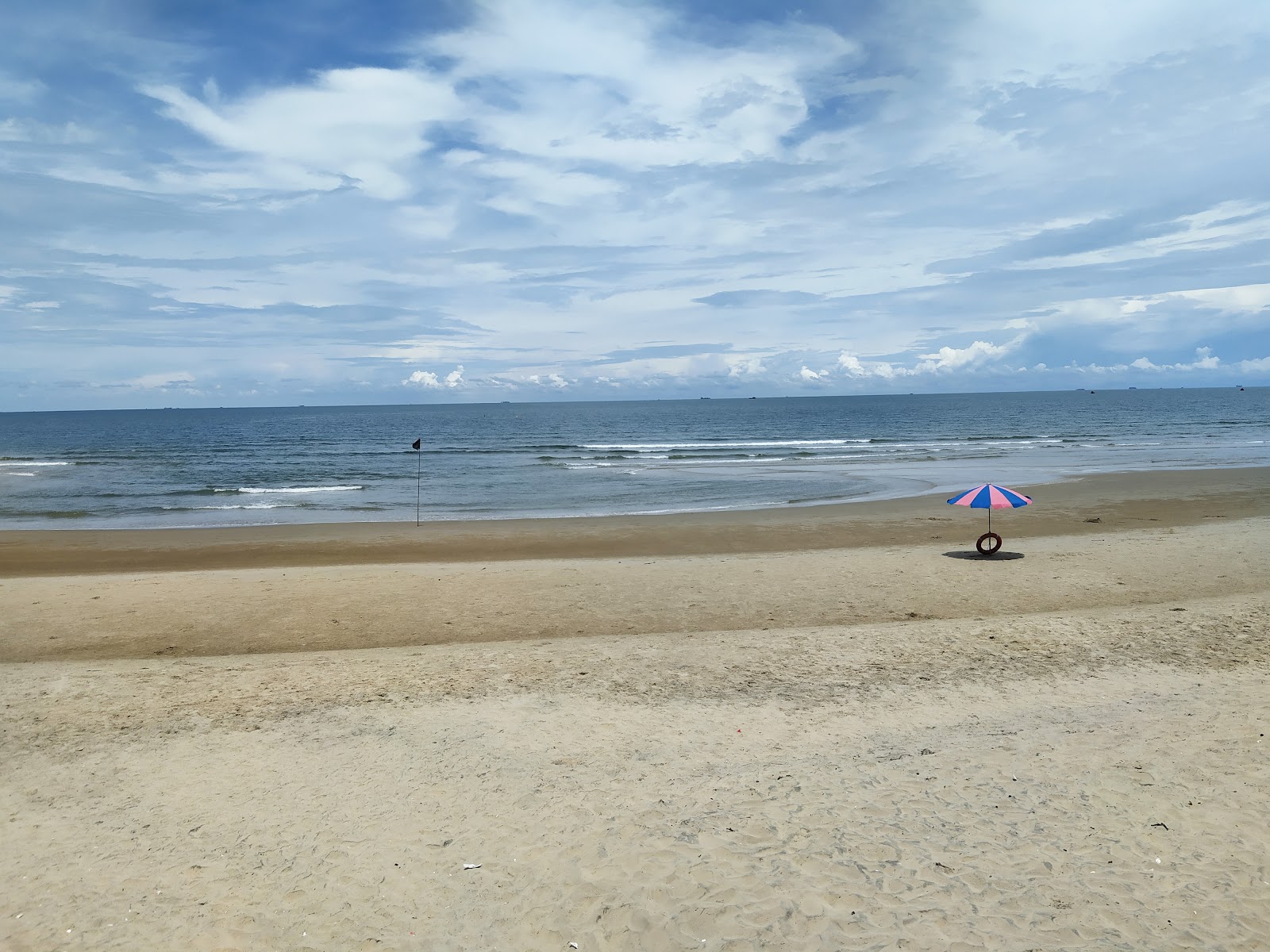 Foto von Thuy Tien Beach mit lange, gerade küste