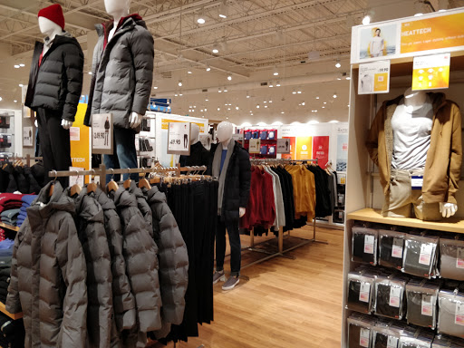 UNIQLO Vaughan Mills Toronto