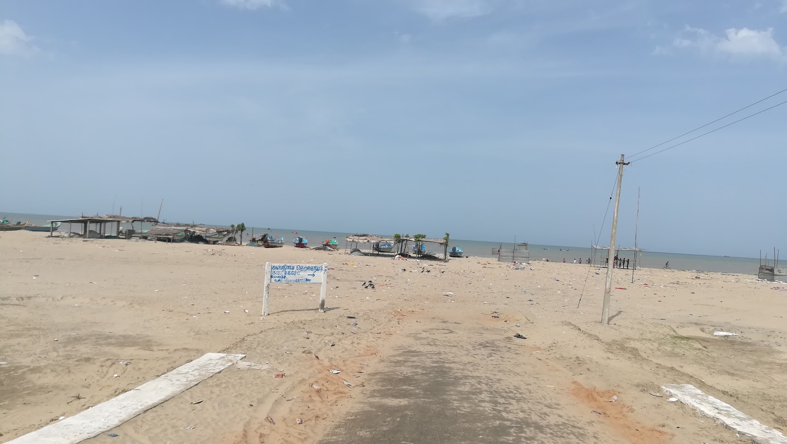 Foto av Kameswaram Beach med medium nivå av renlighet