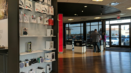 Cell Phone Store «Verizon», reviews and photos, 1234 S Hover Rd #200, Longmont, CO 80501, USA