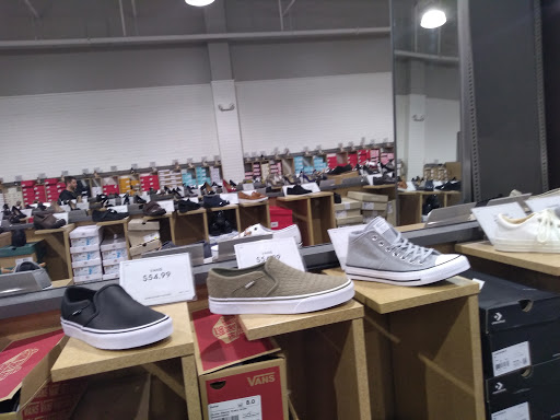 Shoe Store «DSW Designer Shoe Warehouse», reviews and photos, 1 Walden Galleria, Buffalo, NY 14225, USA