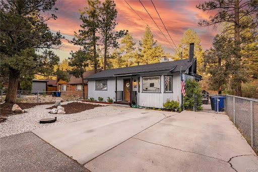 Holly Gardner, REALTOR Keller Williams Big Bear Lake Arrowhead-The Mountain Resort Group image