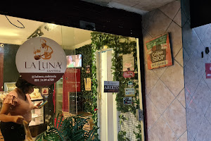 La Luna Cafeteria image