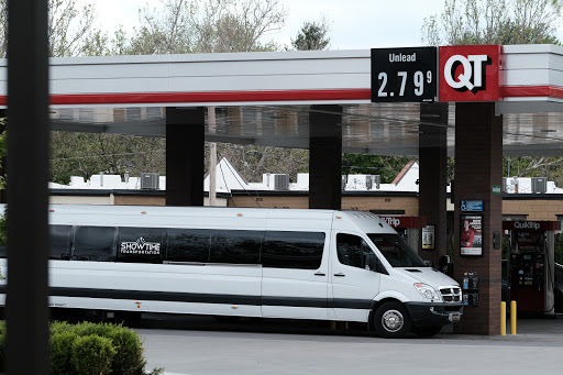 Gas Station «QuikTrip», reviews and photos, 1301 Westport Rd, Kansas City, MO 64111, USA