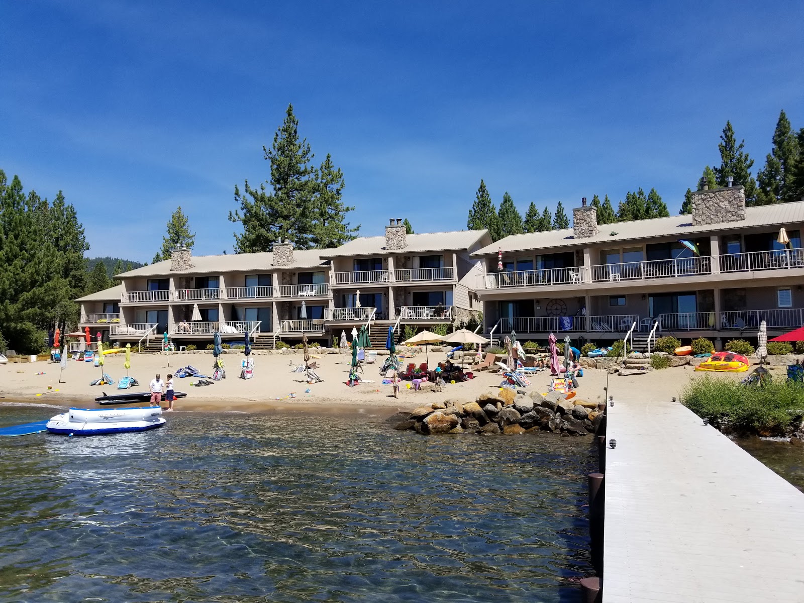 Foto de Moon Dune Beach com alto nível de limpeza