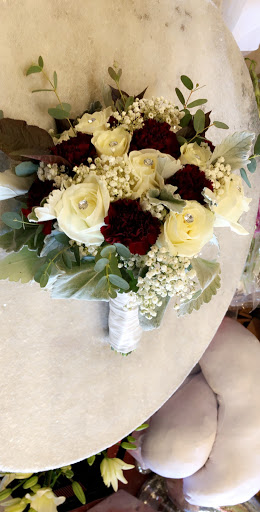 Florist «Illusion Florist & Events», reviews and photos, 12231 SE Stark St, Portland, OR 97233, USA