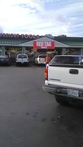Hardware Store «Harbor Freight Tools», reviews and photos, 3909 S Campbell Ave, Springfield, MO 65807, USA