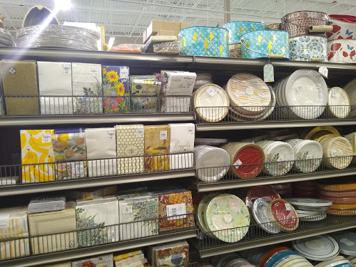 Home Goods Store «Tuesday Morning», reviews and photos, 2648 Tamiami Trail E, Naples, FL 34112, USA