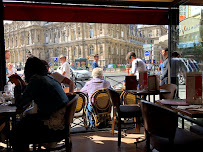 Atmosphère du Restaurant Le Relais de l'Hôtel de Ville à Paris - n°2