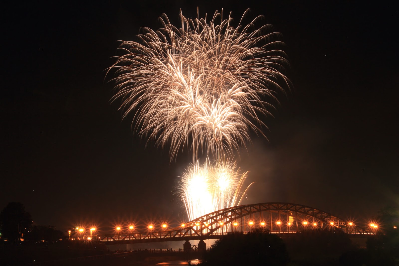 4. 音楽と花火を同時に楽しめる「花火 in KAGURA」