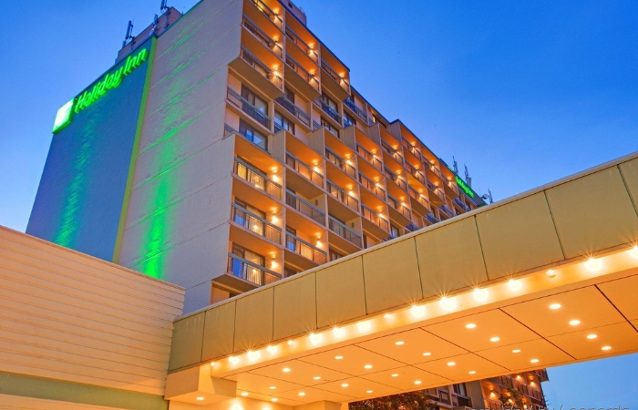 Khách sạn Holiday Inn Toronto – Yorkdale
